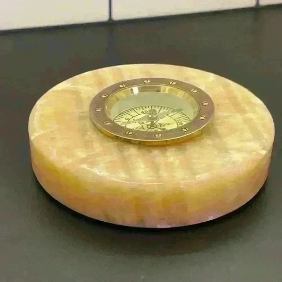 Vintage Desk Paperweight Directional  COMPASS Mounted in Marble WNN Taiwan - Picture 2 of 6